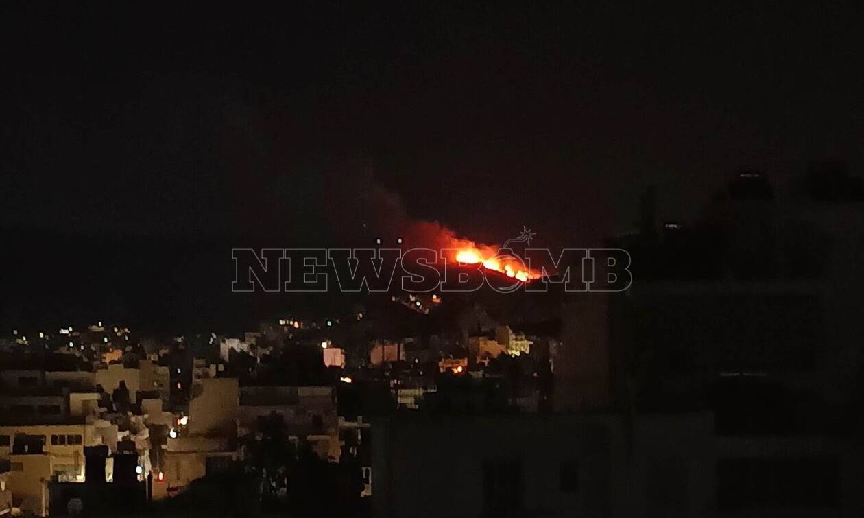 Φωτιά τώρα στο Σχιστό Κορυδαλλού