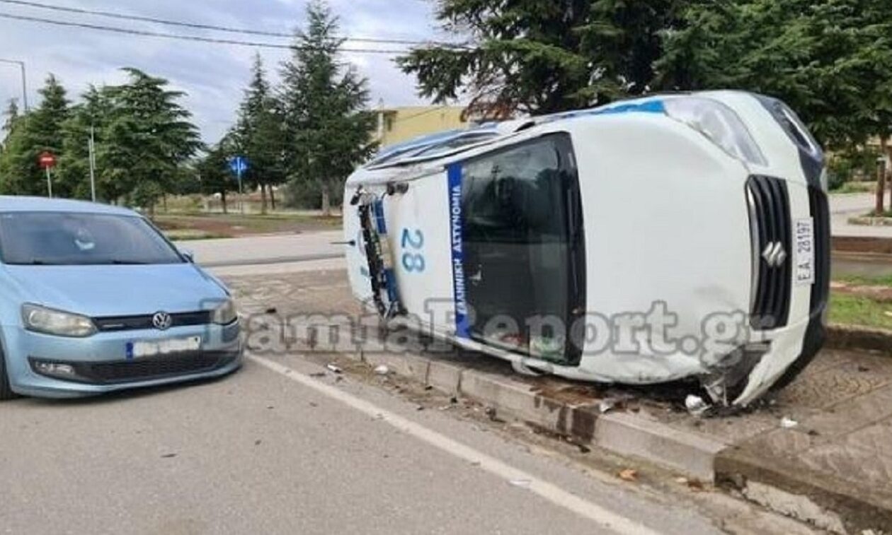 Σοβαρό τροχαίο με περιπολικό στην Λαμία - Συγκλονιστικές εικόνες