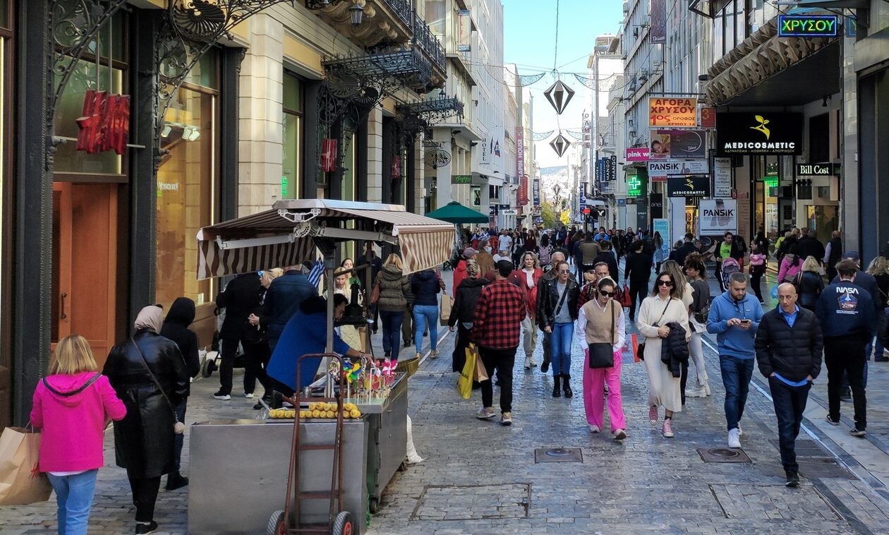 Εκπτώσεις: Ξεκινούν 9 Ιανουαρίου - Ποια Κυριακή ανοίγουν τα μαγαζιά