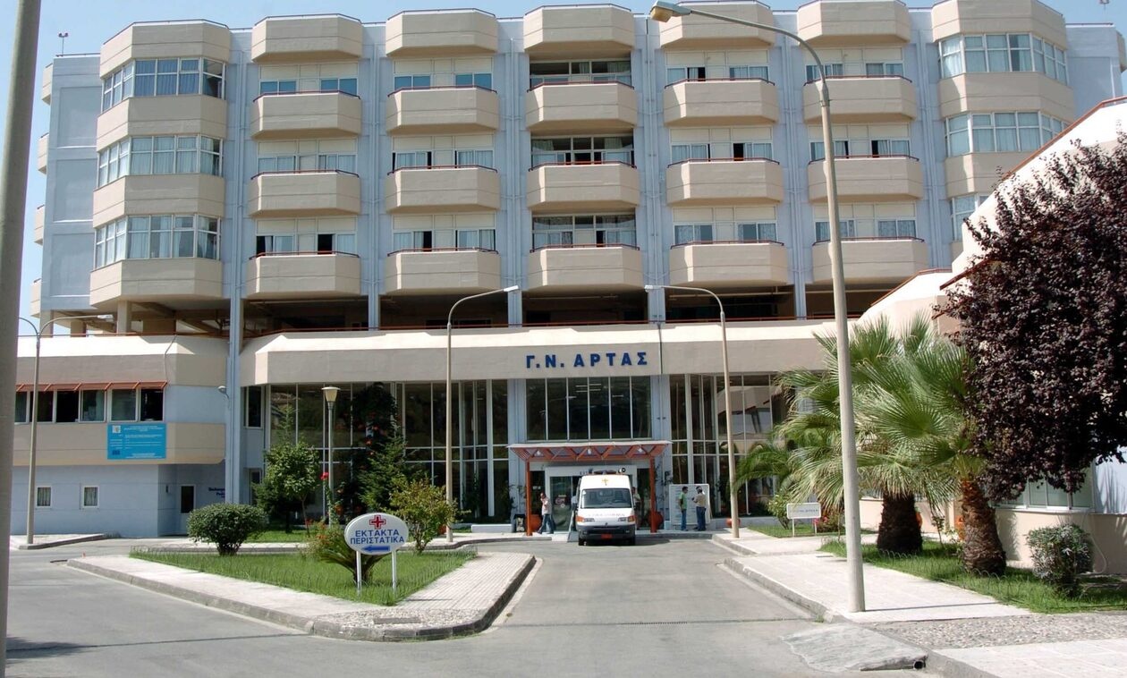 Ασύλληπτη τραγωδία στην Άρτα: Γονιός ξέχασε το παιδί του στο αυτοκίνητο και πέθανε