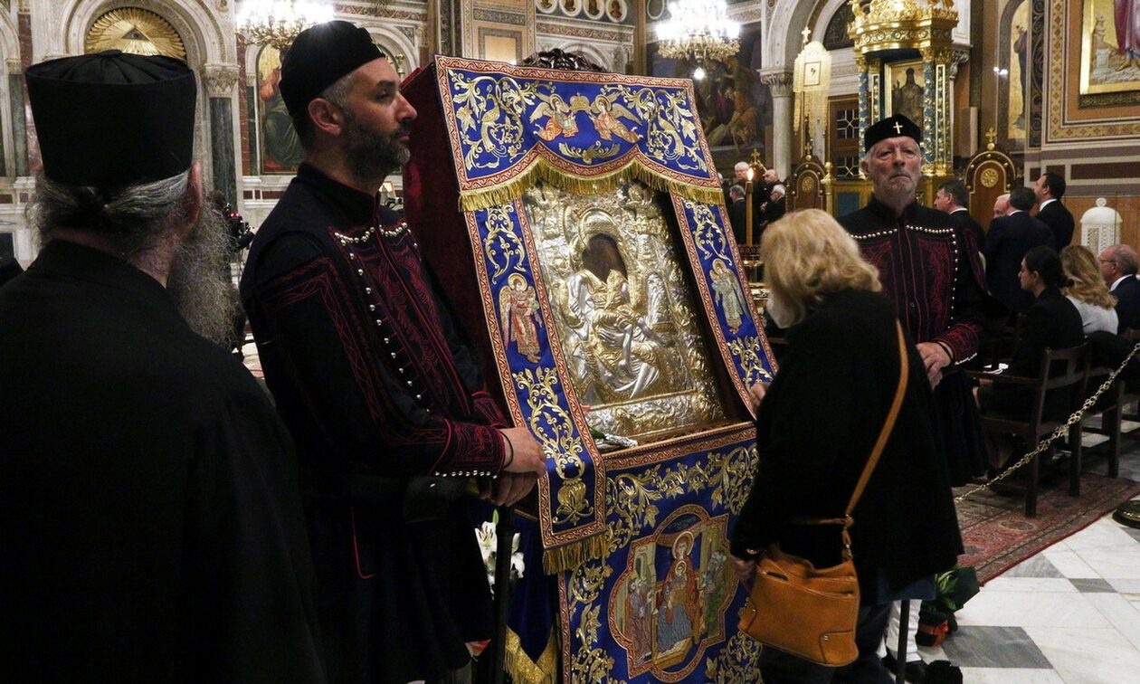 Άξιον Εστί