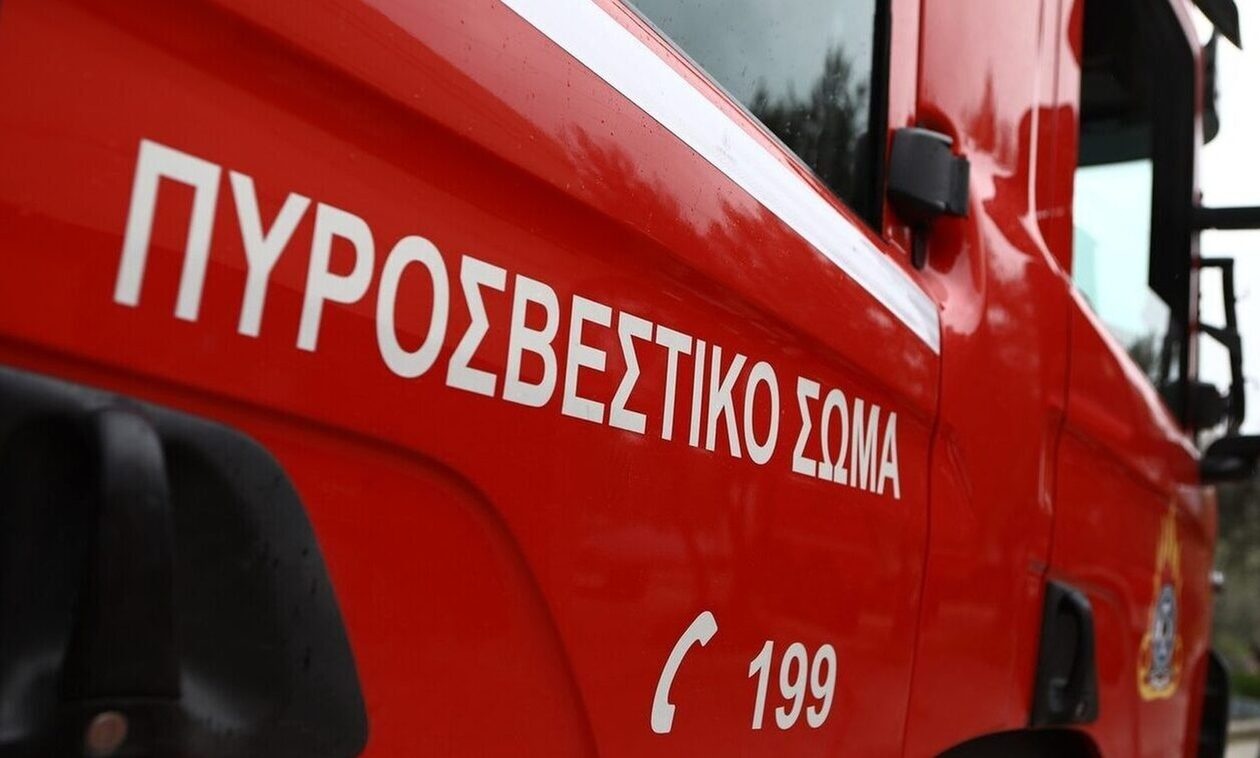 Φωτιά τώρα σε εργοστάσιο στη Μαγούλα