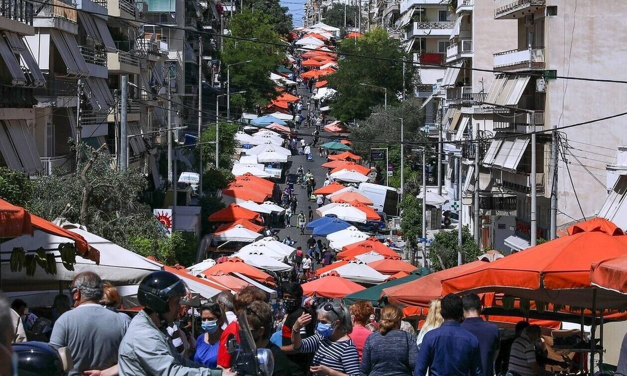 Βόλος: Αυτοκίνητο ιερέα «εισέβαλε» σε λαϊκή αγορά - Μια τραυματίας
