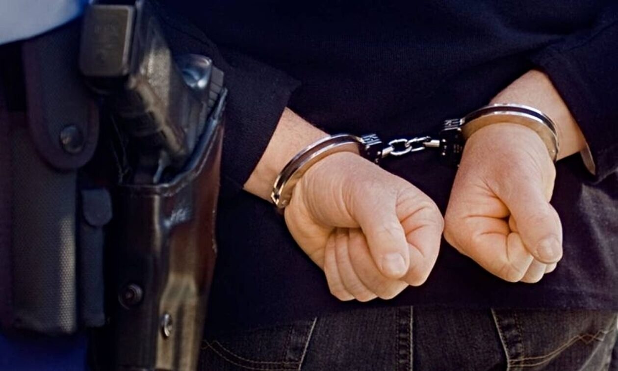 Σαντορίνη: Τρεις συλλήψεις για μαστροπεία