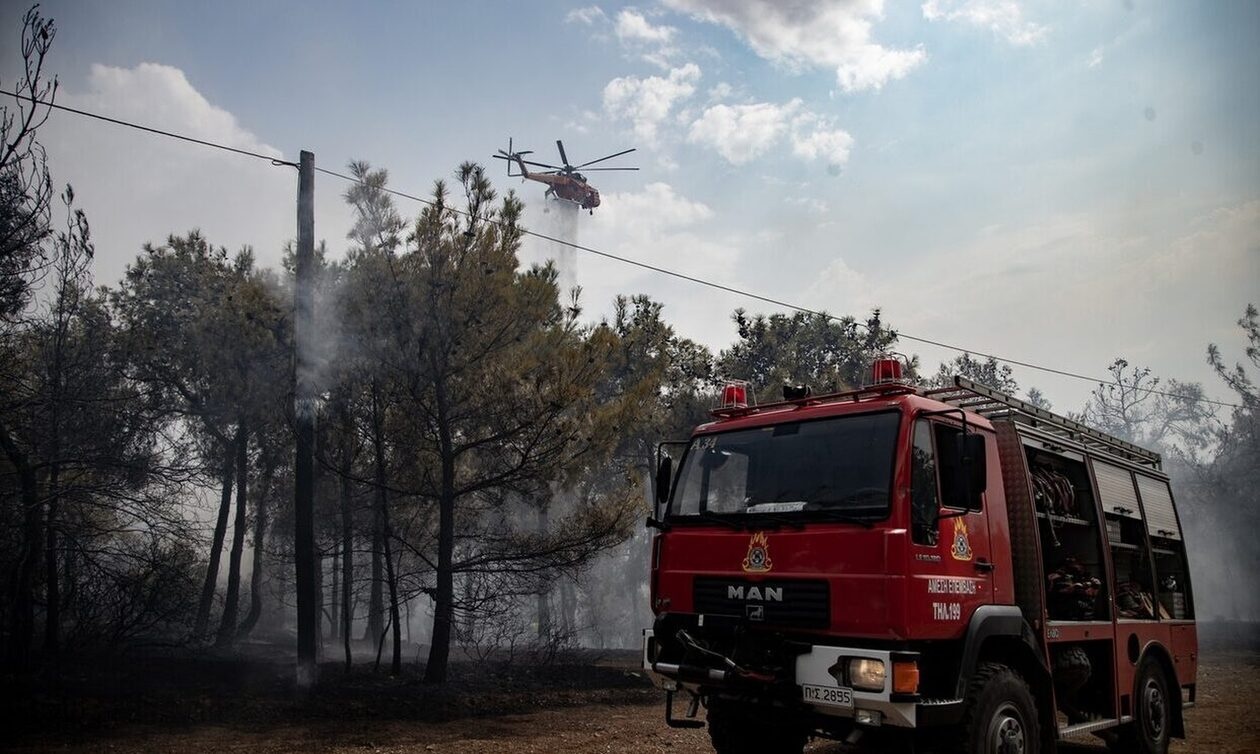 Οριοθετήθηκε η φωτιά στο Άγιο Όρος