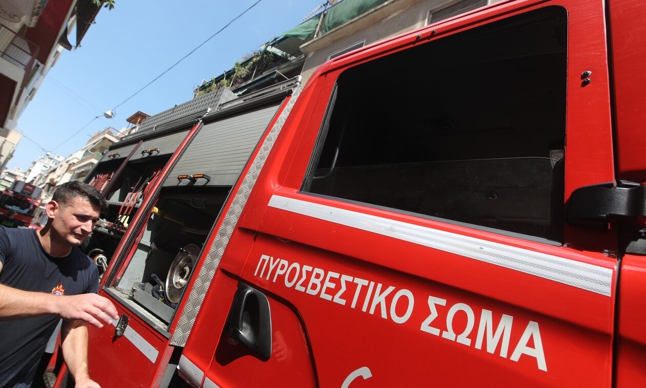 Φωτιά σε τροχόσπιτο στη Θεσσαλονίκη