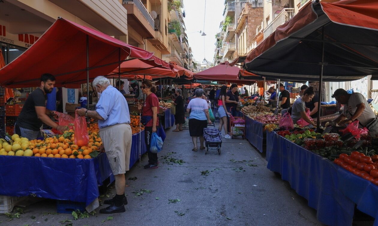 Καλπάζει η ακρίβεια: Απελπισμένοι οι καταναλωτές - «Ράλι» των τιμών στα είδη πρώτης ανάγκης