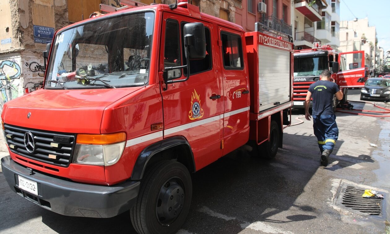 Φωτιά σε πολυκατοικία στα Κάτω Πατήσια