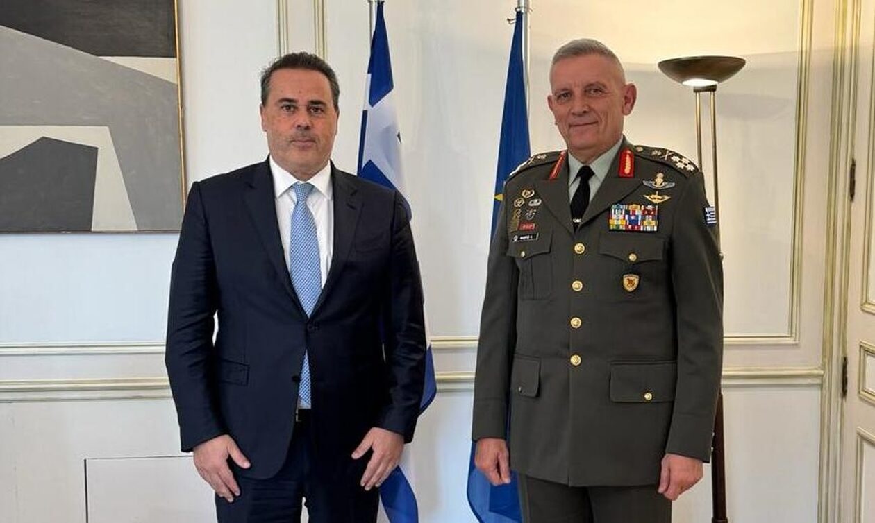 Παπασταύρου προς Φλώρο: Το όνομά σας, Αρχηγέ, εμπνέει αναγνώριση και σεβασμό σε όλους