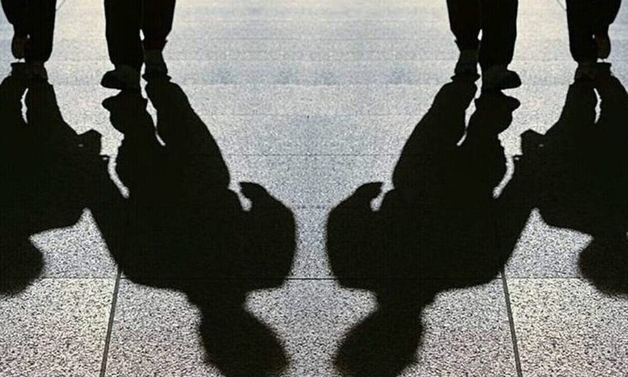 Μια κανονικότητα μακριά