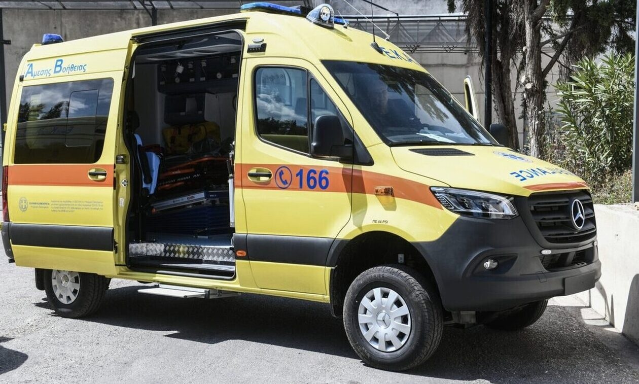 Σύγκρουση Τραμ με μηχανάκι στη Γλυφάδα