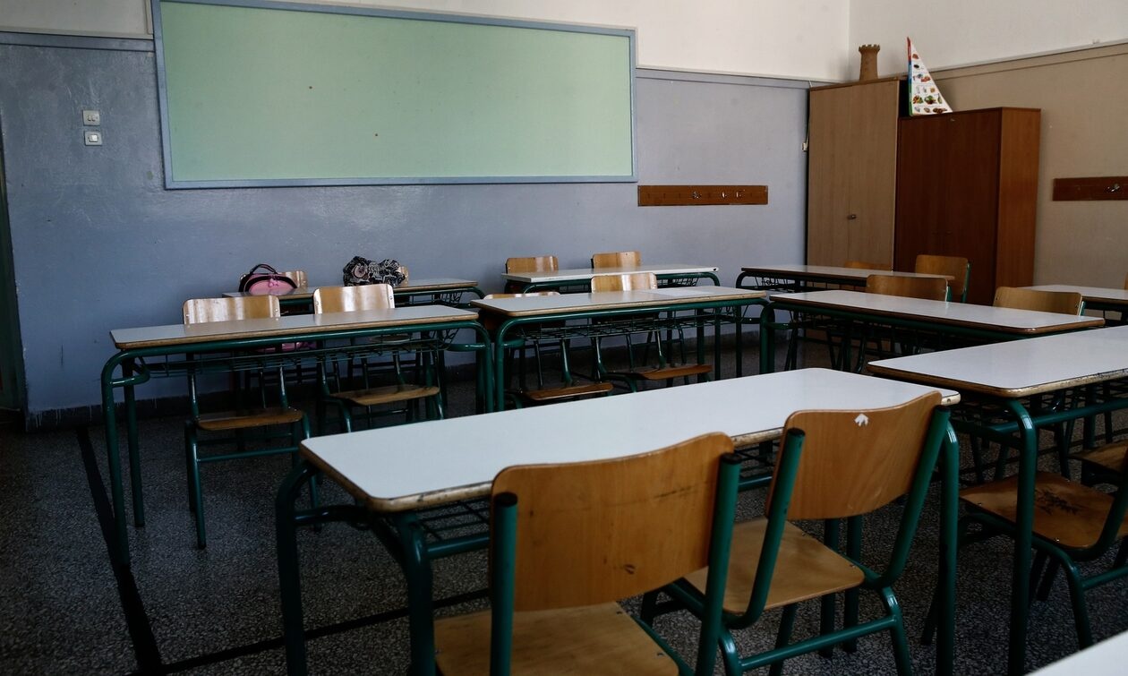 Βόλος: Άγνωστοι βανδάλισαν Γυμνάσιο - Έβαλαν φωτιά και έσπασαν τζάμια