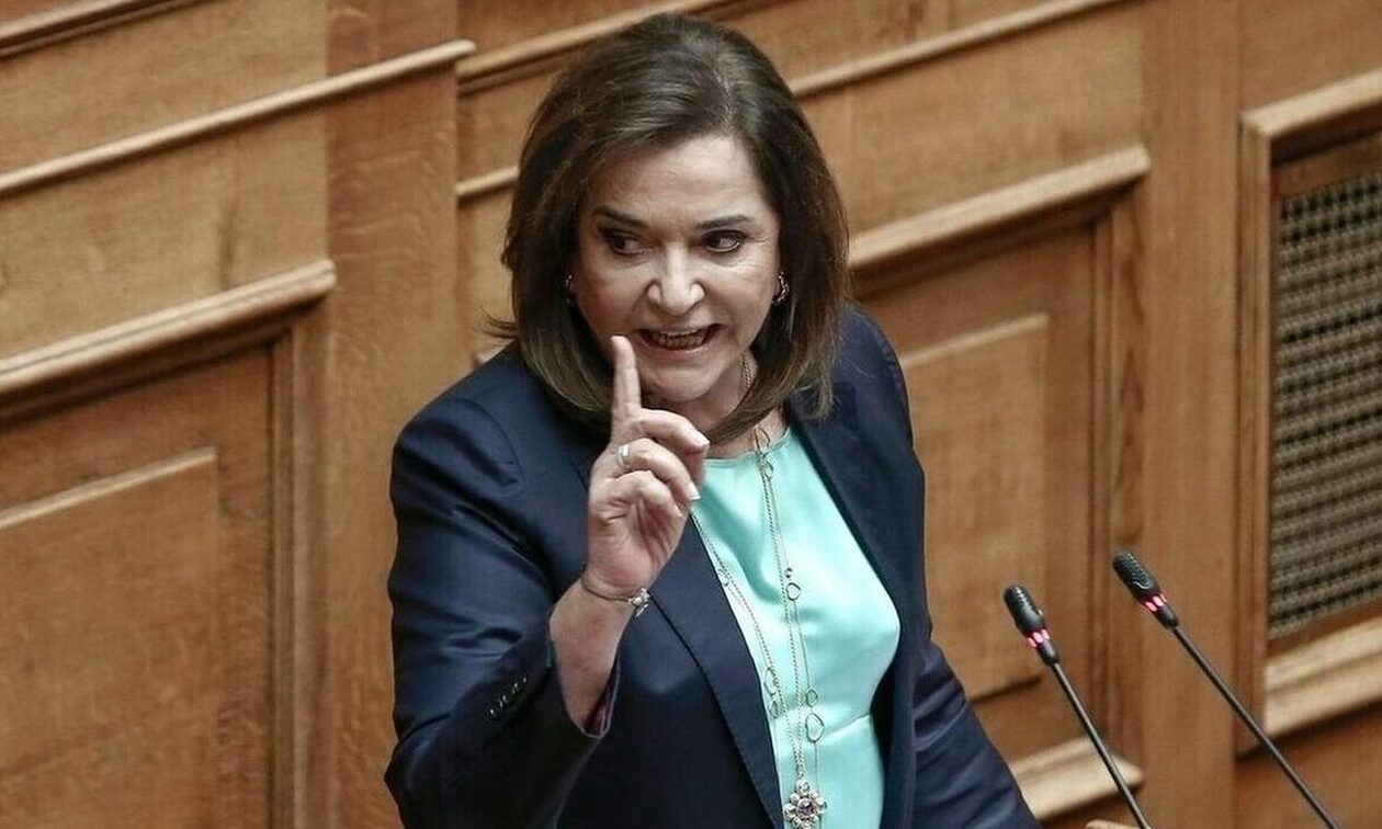 Η Μπακογιάννη απαντά στον Σαμαρά για τη συναίνεση: Κάτι δεν πάει καλά στο βασίλειο της Δανιμαρκείας