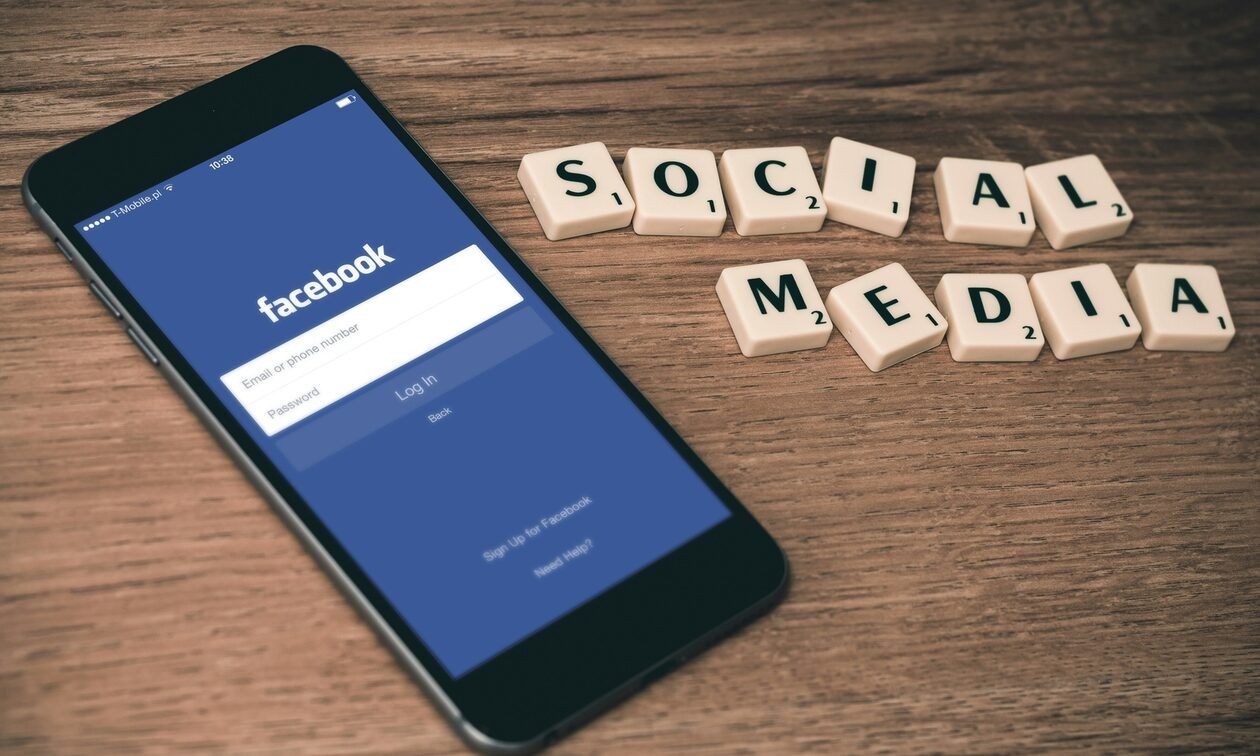 Έπεσαν το Facebook, το Instagram και το Messenger