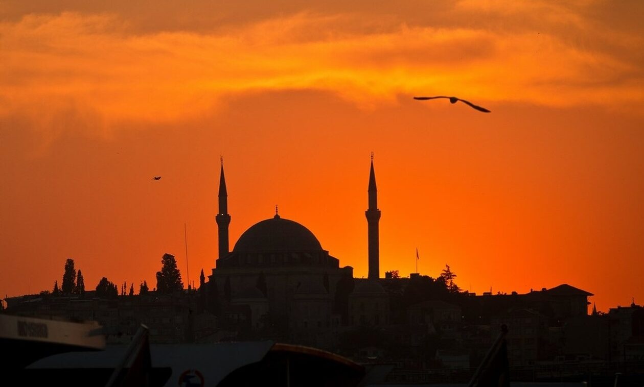 Κραυγή αγωνίας από τους εναπομείναντες ομογενείς: Ο Ελληνισμός της Πόλης τελειώνει κι επίσημα