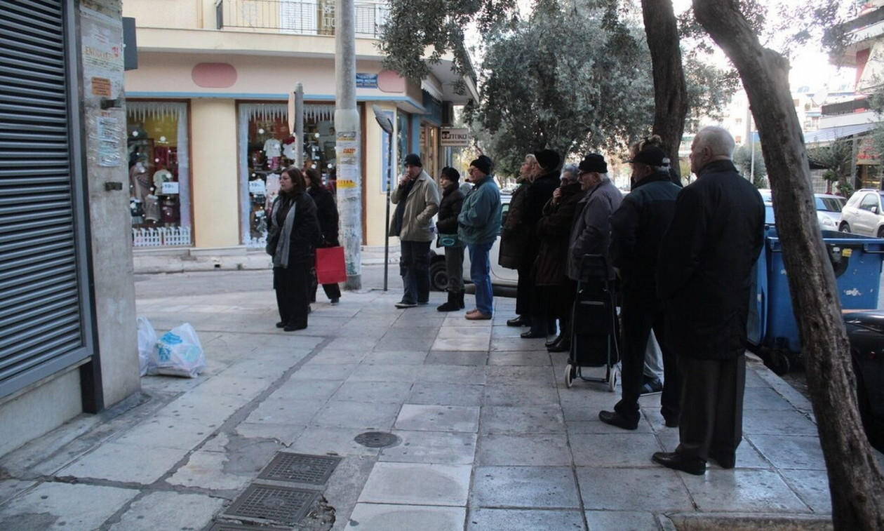 ΟΠΕΚΑ: Πότε καταβάλλονται στους δικαιούχους τα επιδόματα