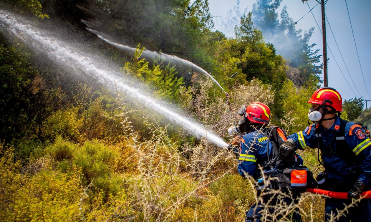 Ηράκλειο: Πυρκαγιά στα Αστερούσια όρη