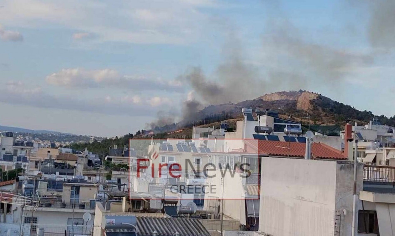 Οριοθετήθηκε η πυρκαγιά στο Άλσος Βεΐκου - Επιχείρησαν και εναέρια μέσα
