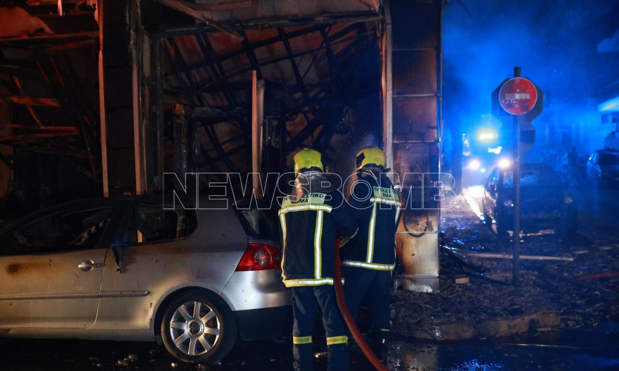 Φωτιά σε διαμέρισμα στα Πατήσια - Απεγκλωβίστηκαν δύο άτομα