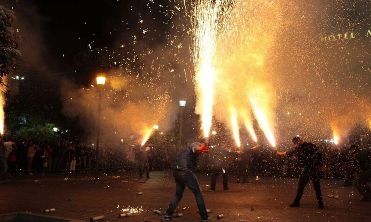 Βεγγαλικά: Σε επιφυλακή οι αρχές ενόψει Πάσχα για «πυριτιδαποθηκές» - Τα «τσουχτερά» πρόστιμα