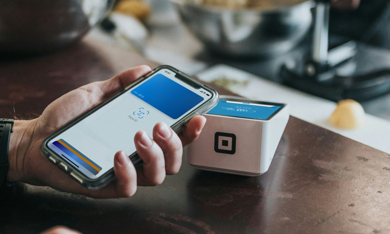 Τέλος το χαρτόσημο: Πώς και πότε επιβάλλεται το ψηφιακό τέλος σε μισθώσεις, δάνεια και υποθήκες