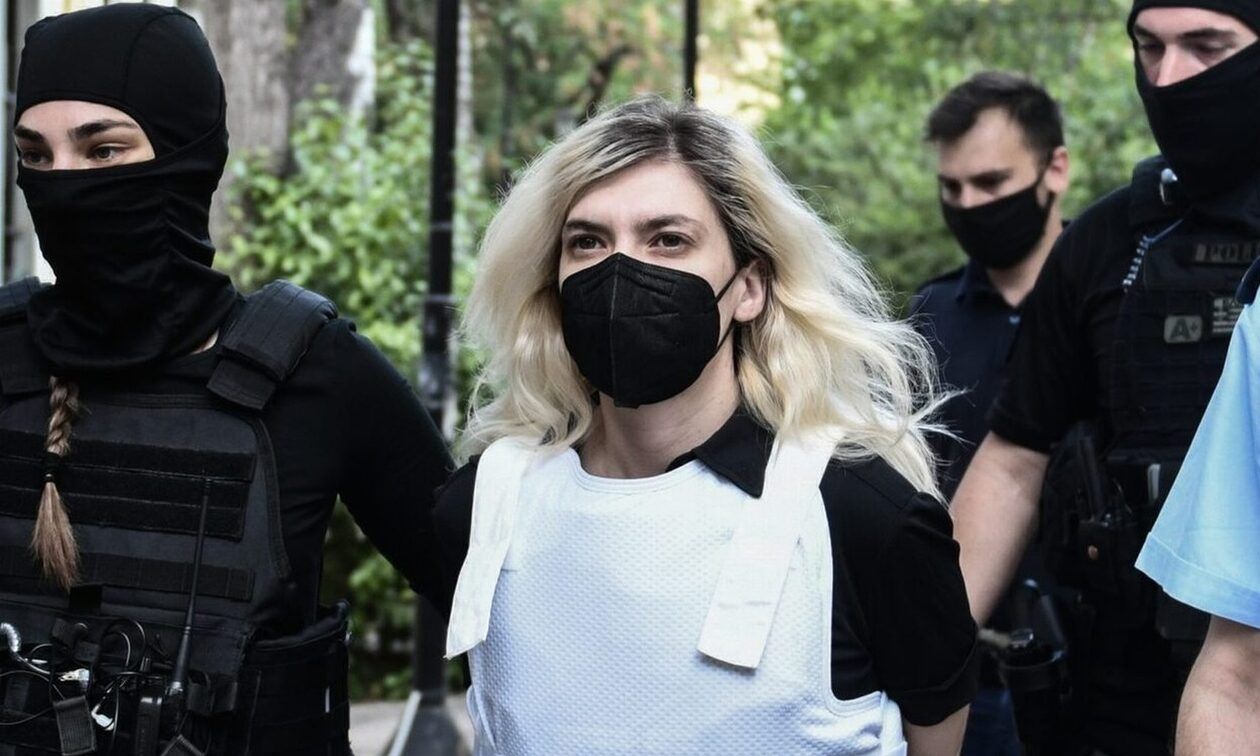 Ρούλα Πισπιρίγκου: Έσπασε το χέρι της