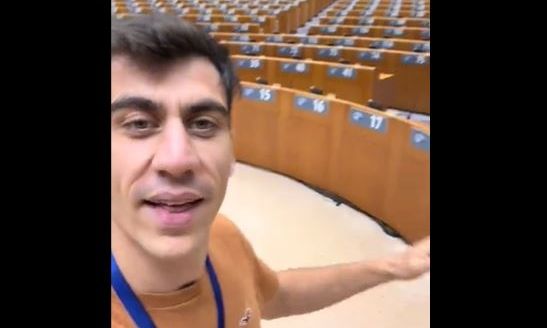 Η «πρώτη» του Φειδία στο ευρωκοινοβούλιο - Η viral ξενάγηση του youtuber ευρωβουλευτή