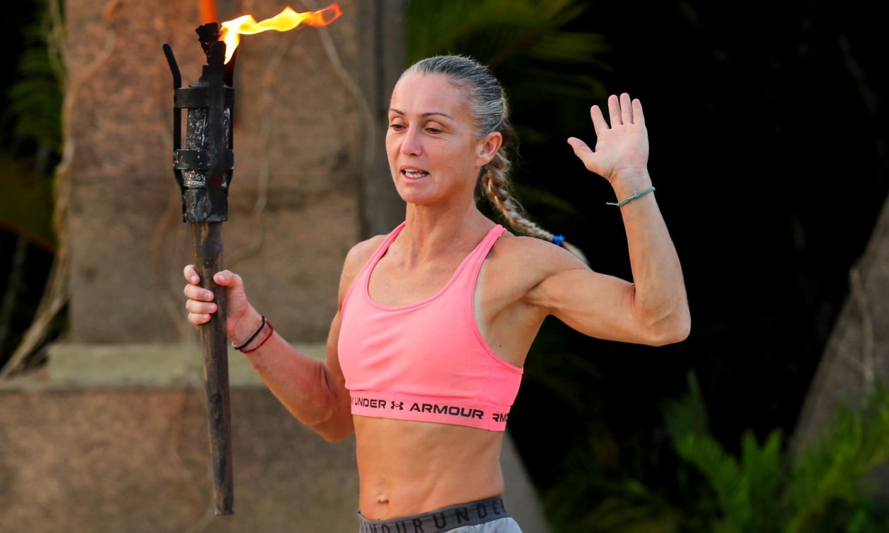 Survivor: Συντετριμμένη η Δώρα - Πήρε τη δάδα της και αποχώρησε λίγο τον μεγάλο τελικό