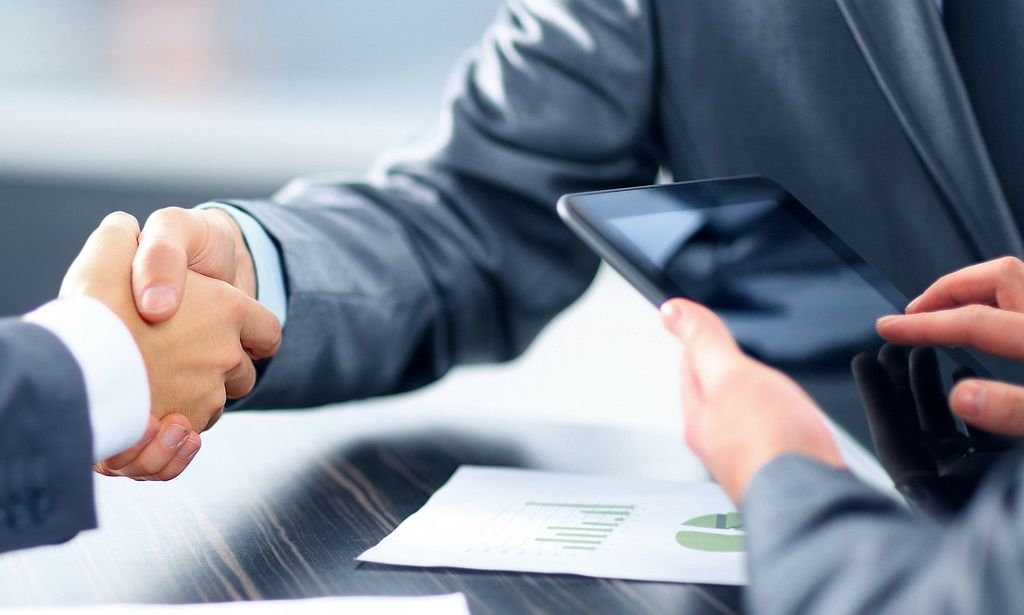 Ιδιωτικό χρέος: Από τις τράπεζες στο Δημόσιο - Ο κίνδυνος για νέο κύμα πλειστηριασμών