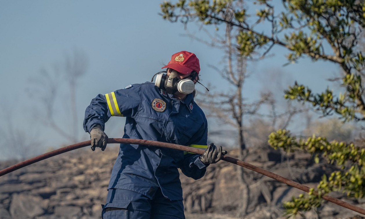 Φωτιά κοντά στο αεροδρόμιο «Ελευθέριος Βενιζέλος»