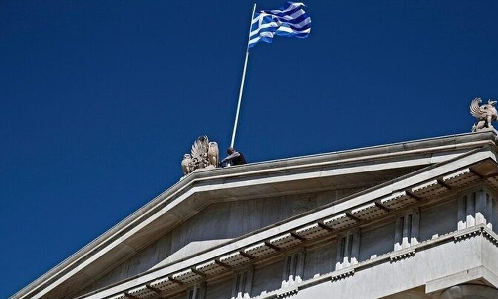 Στις αγορές βγαίνει αύριο το ελληνικό Δημόσιο