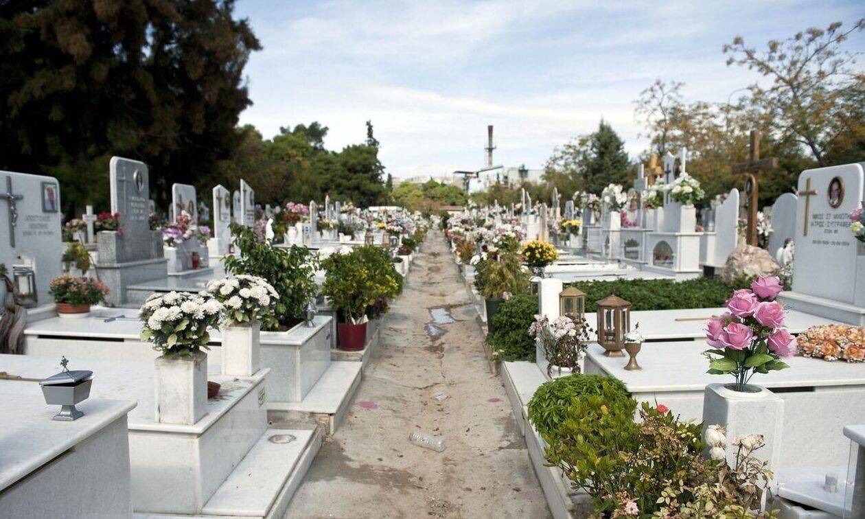 Ασύλληπτη τραγωδία στη Λαμία: Έπεσε νεκρός την ώρα που «άνοιγε» τάφο σε νεκροταφείο