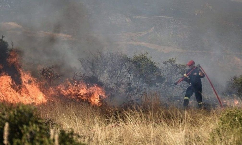 Οριοθετήθηκε η φωτιά στην Κερατέα - Ήχησε το 112, κλείνουν δρόμοι