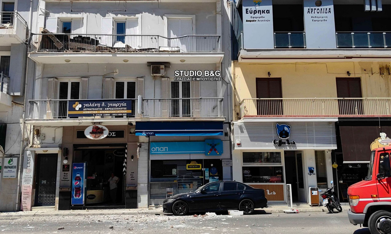 Κατέρρευσε μπαλκόνι στο Ναύπλιο