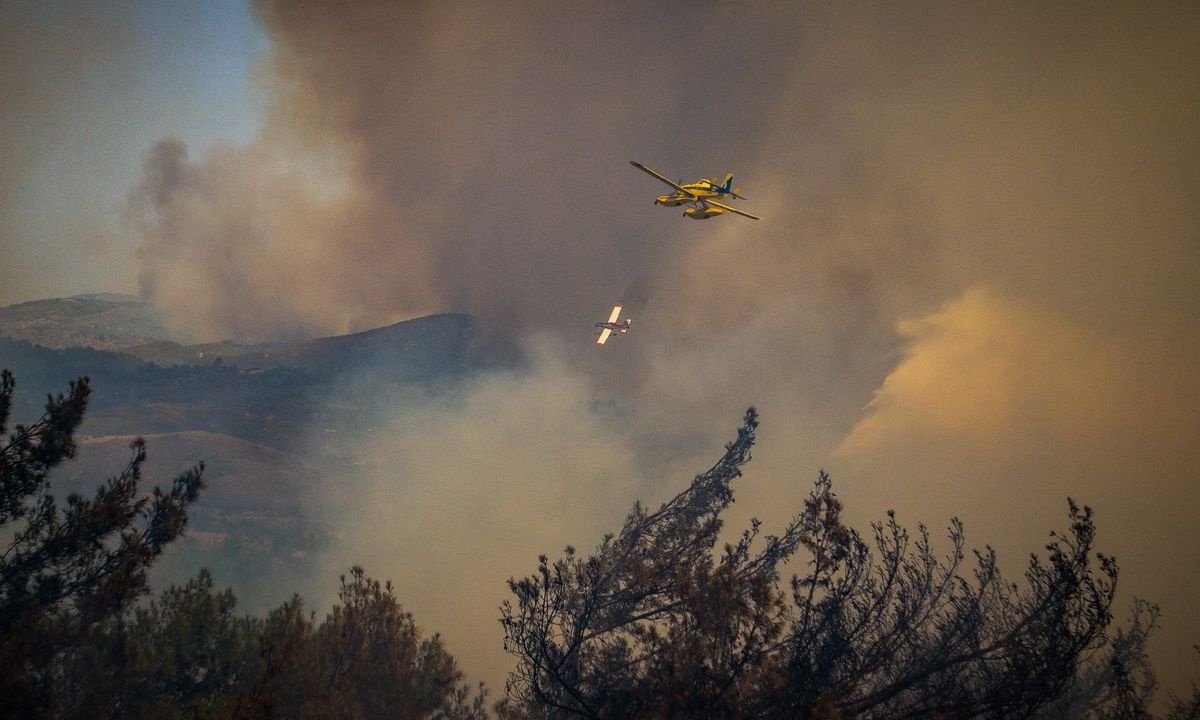 Φωτιά στη Λακωνία - Σηκώθηκαν εναέρια μέσα