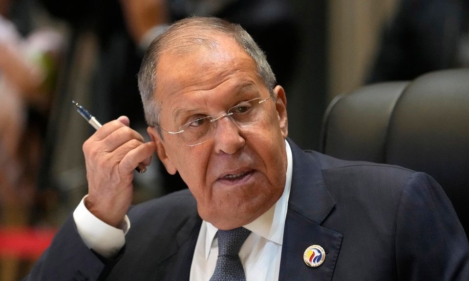 Λαβρόφ σε Δύση για Ουκρανία: «Παίζετε με τη φωτιά σαν μικρά παιδιά που παίζουν με σπίρτα»