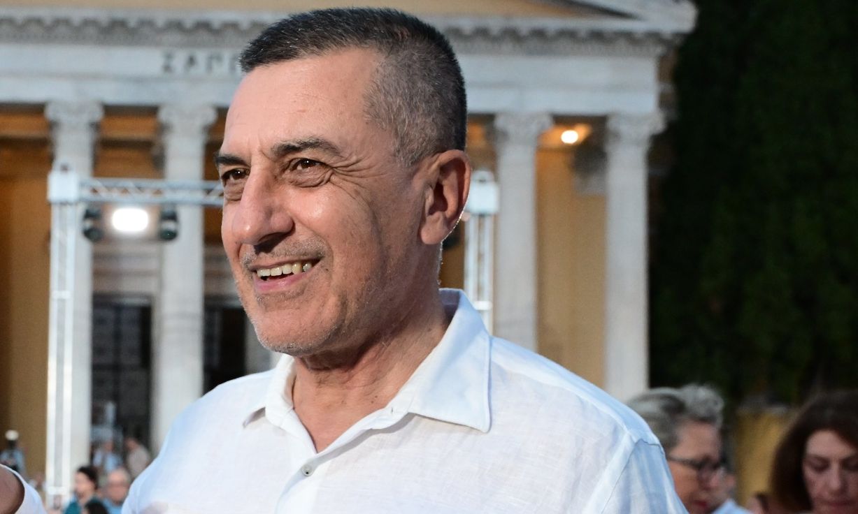Νέο επεισόδιο στο σήριαλ της κόντρας Κουρέτα-Μπέου με...κότα και γουρούνι