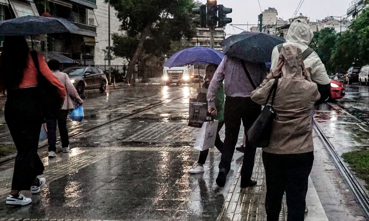 Καιρός: Πτώση του υδραργύρου και τοπικές βροχές