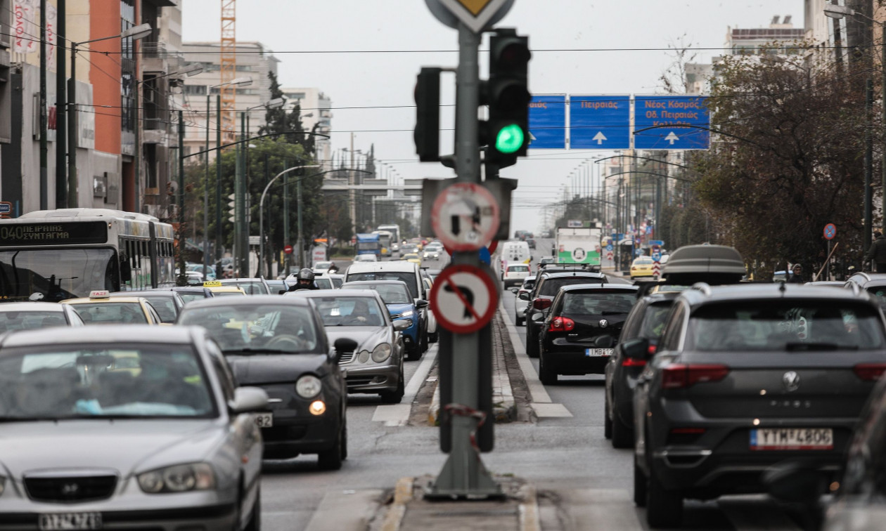 Μποτιλιάρισμα στους δρόμους: Ο καθημερινός Γολγοθάς που επηρεάζει τη ζωή μας και την ψυχολογία μας