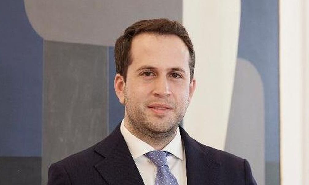Φορολογικές δηλώσεις, τέλος επιτηδεύματος, φιλοδωρήματα, κατώτατος μισθός - Τι λέει ο Τσάπαλος