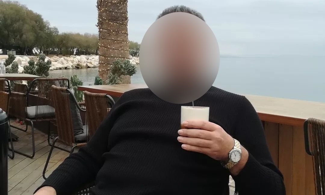 Λιποθυμικό επεισόδιο σε δικαστήριο: Κατέρρευσε ο καθηγητής που κατηγορείται για σχέσεις με ανήλικες