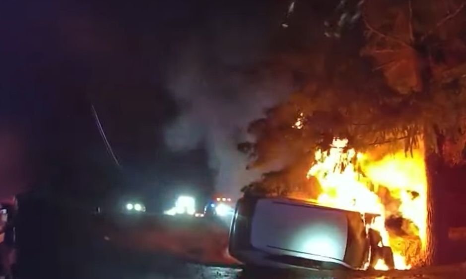 Ηρωική διάσωση μέσα από φλεγόμενο όχημα