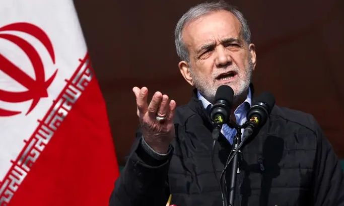 Πεζεσκιάν: Το Ιράν συνεχίζει να λειτουργεί κανονικά, παρά τον πόλεμο