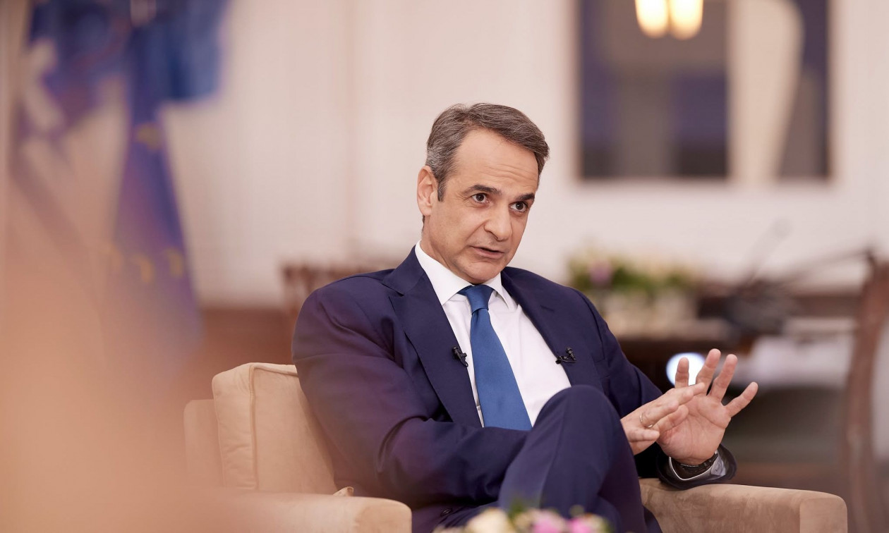 Γκάζια Μητσοτάκη για να γυρίσει το παιχνίδι - Μπαράζ επισκέψεων σε υπουργεία