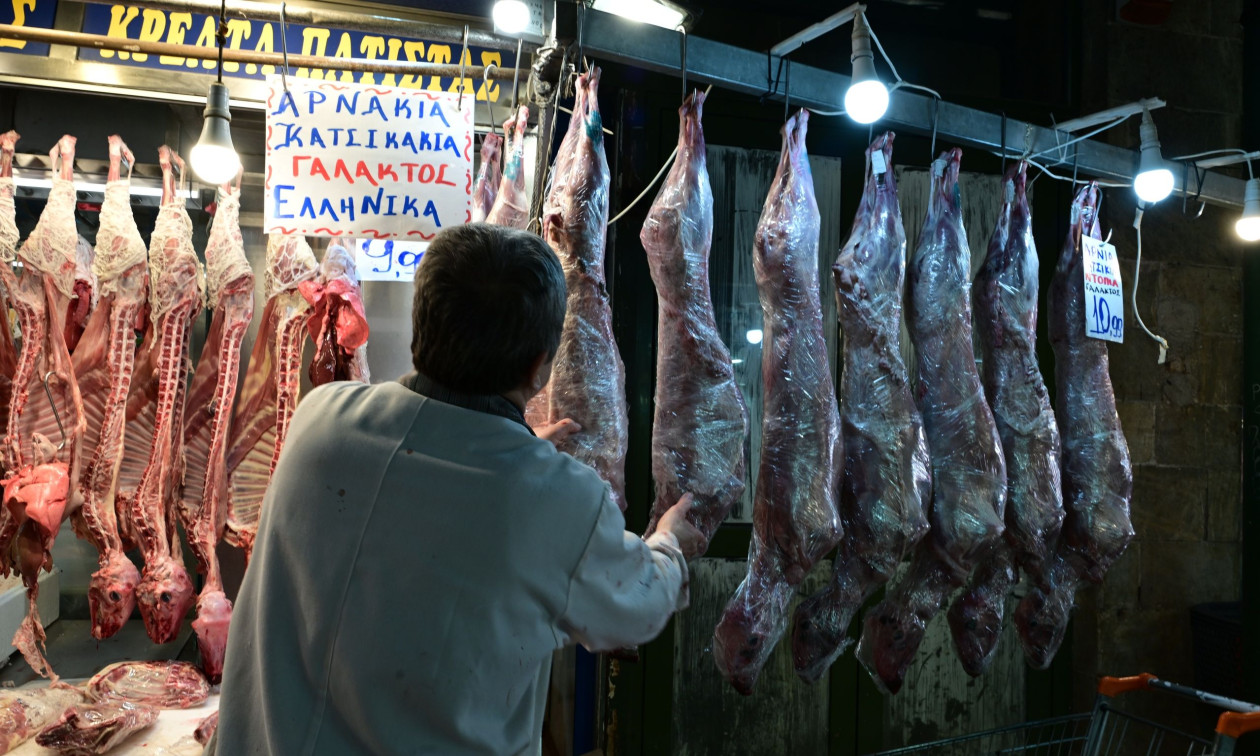 Πάσχα 2026: Τι να προσέξετε σε κρέας, αβγά και τρόφιμα για το γιορτινό τραπέζι