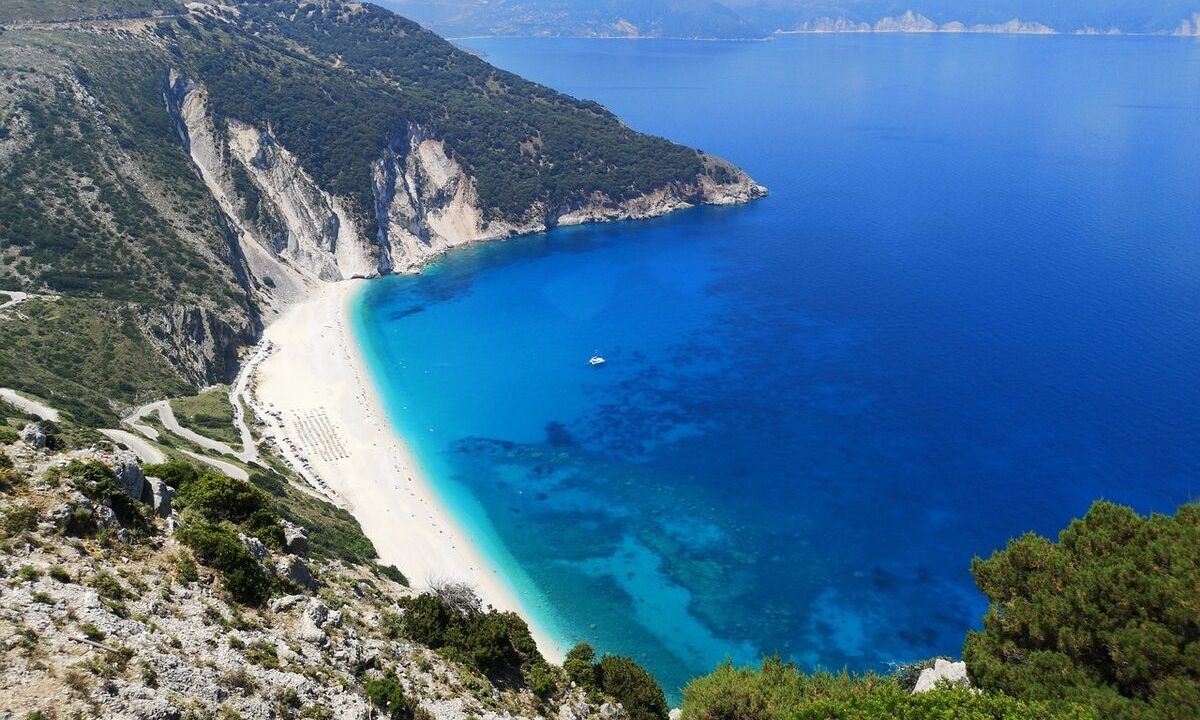 Αυτές είναι οι 5 πιο επικίνδυνες παραλίες στην Ελλάδα - Όσα πρέπει να ξέρετε πριν βουτήξετε