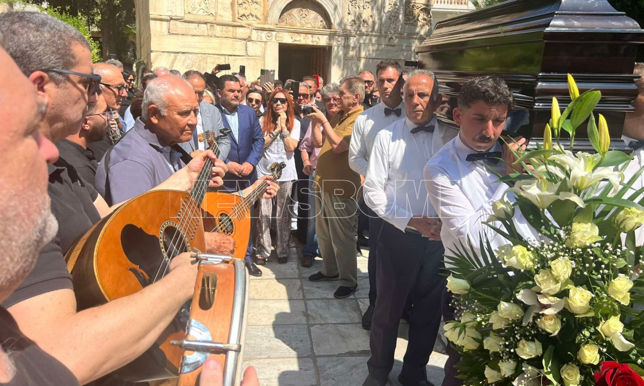 Πετρολούκας Χαλκιάς: Σε λαϊκό προσκύνημα η σορός του στη Μητρόπολη Αθηνών