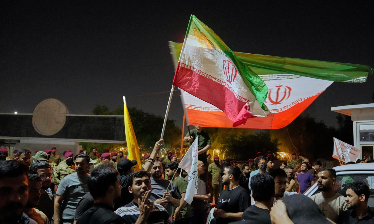 «Θυσίασε τη ζωή σου»: 26 εκατομμύρια πολίτες στο Ιράν δήλωσαν θετικοί στην εθελοντική στράτευση