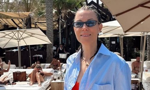 Βίκυ Καγιά: Το εντυπωσιακό άλμπουμ από το ταξίδι της στην Ίμπιζα