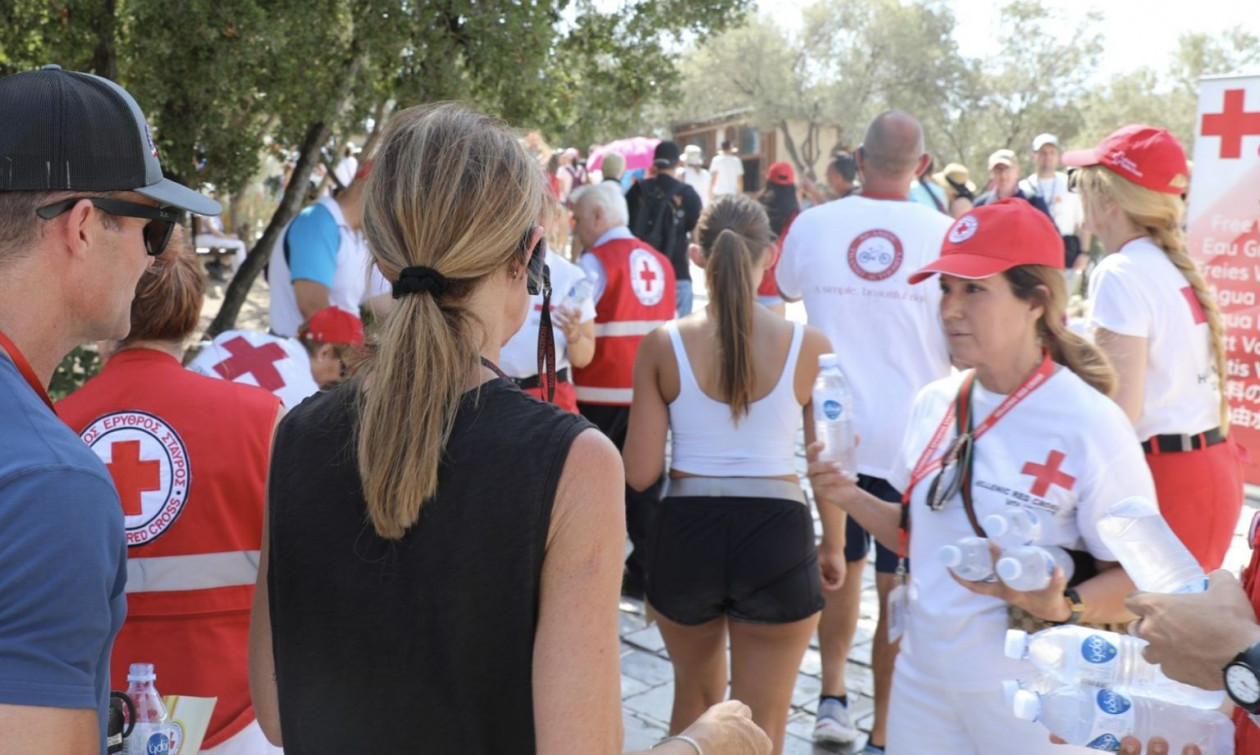Ελληνικός Ερυθρός Σταυρός: Έκτακτη δράση υποστήριξης αστέγων λόγω υψηλών θερμοκρασιών